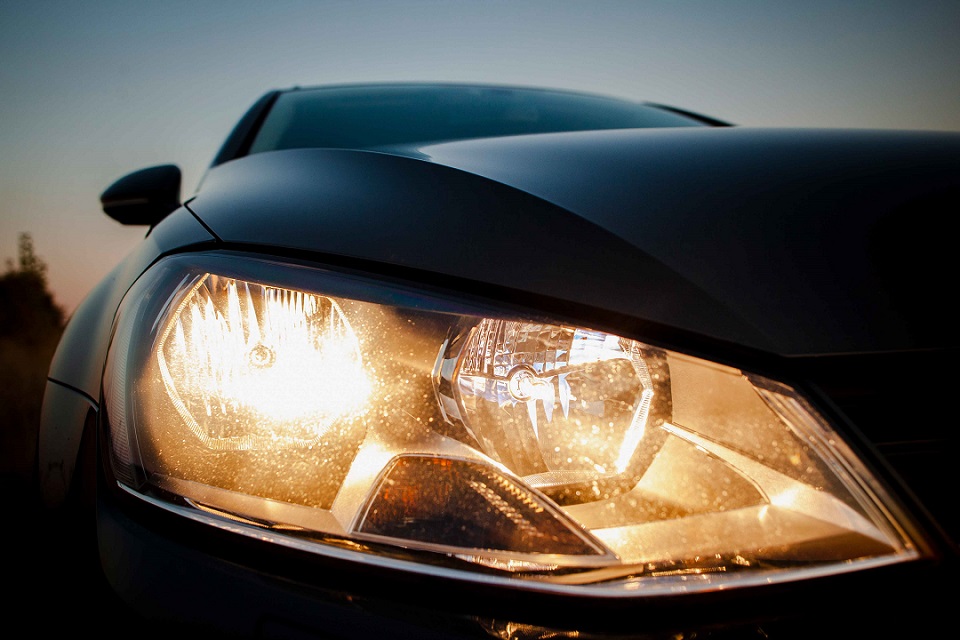 Why LEDs are uniquely unsuitable for vehicle headlights